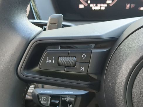 Used 2025 Porsche Panamera image 26