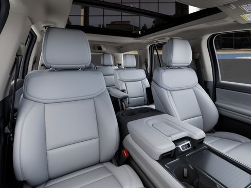 New 2027 Ford Expedition Platinum AWD/4WD image 10
