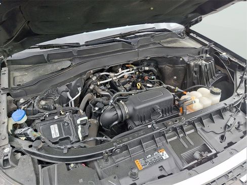 Used 2023 Ford Explorer XLT w/ Equipment Group 202A AWD/4WD image 12