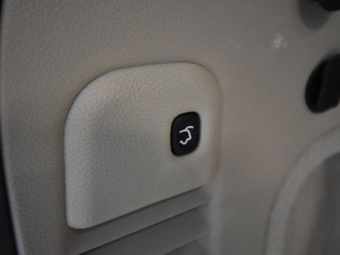 Used 2020 Jeep Grand Cherokee Overland image 31