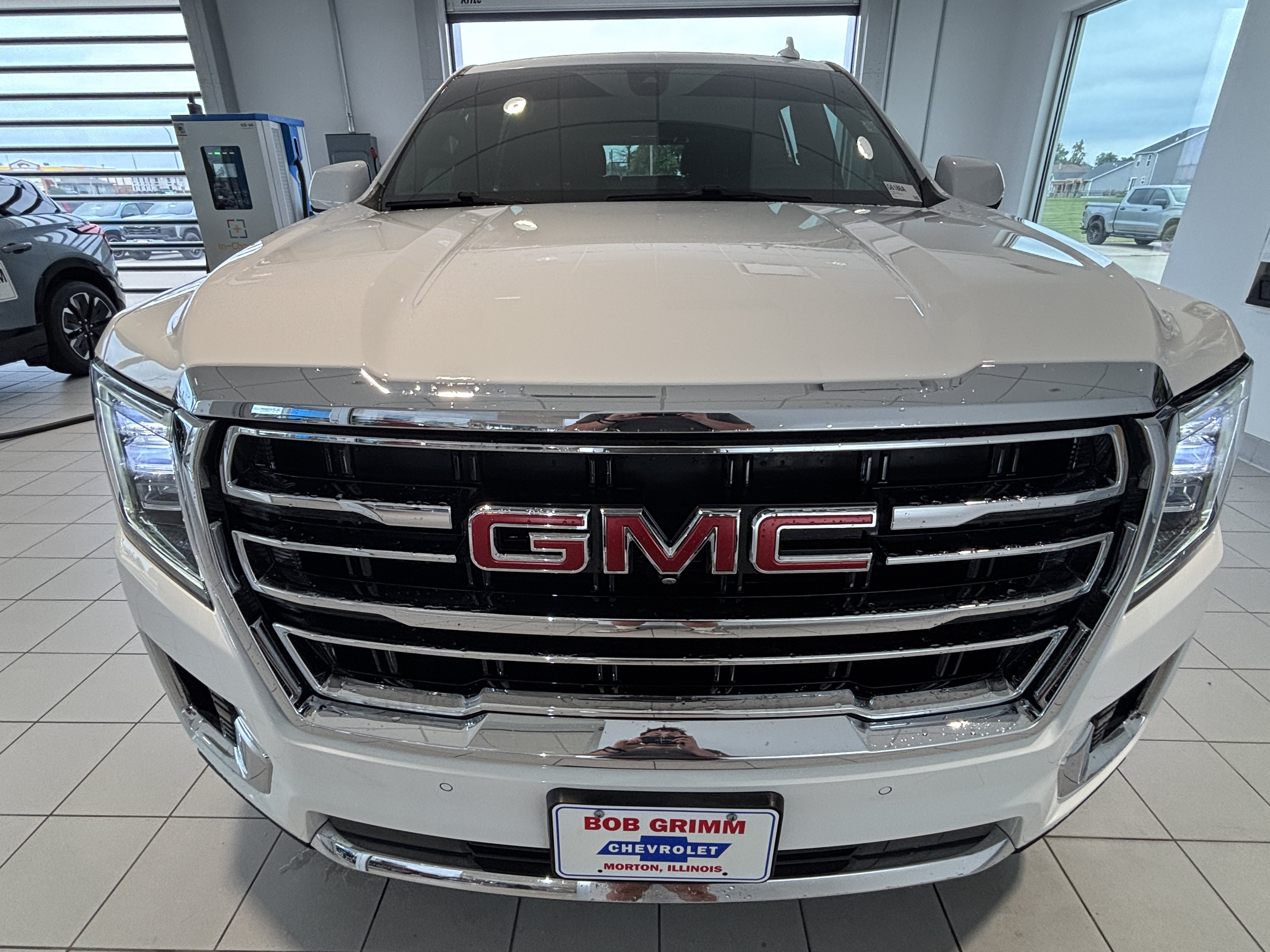 Used 2022 GMC Yukon SLT w/ SLT Premium Package AWD/4WD image 5