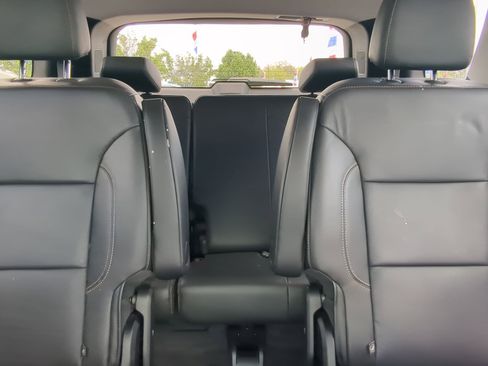 Used 2020 Chevrolet Traverse LT image 21