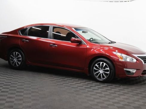 Used 2014 Nissan Altima 2.5 S image 1