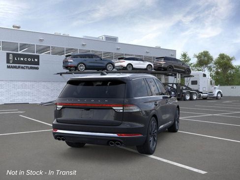 New 2026 Lincoln Aviator Reserve image 8