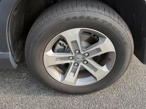 Used 2025 Honda Pilot EX-L image 8