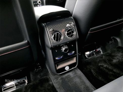 Certified 2024 Rolls-Royce Cullinan Black Badge image 31