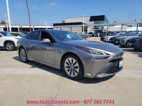 Used 2023 Toyota Mirai w/ Advanced Technology Package RWD image 2