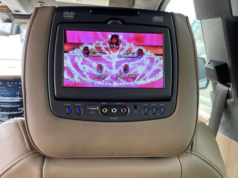 Used 2019 Cadillac Escalade Platinum image 11