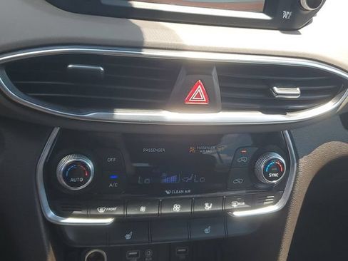 Used 2019 Hyundai Santa Fe SEL FWD image 27