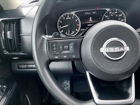 Used 2022 Nissan Pathfinder S AWD/4WD image 22