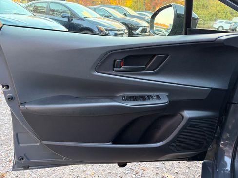 Used 2025 Toyota Prius LE image 20