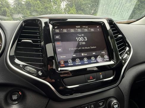 Used 2022 Jeep Cherokee Limited AWD/4WD image 33