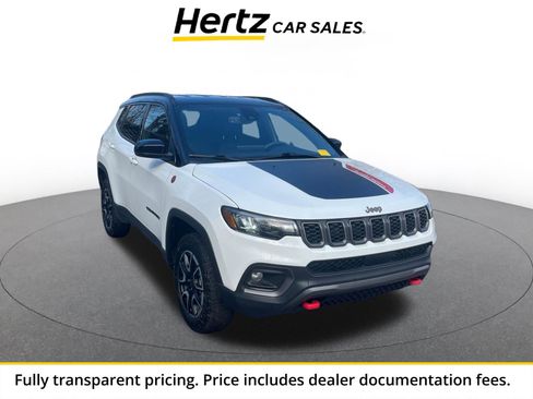 Used 2025 Jeep Compass Trailhawk AWD/4WD image 1