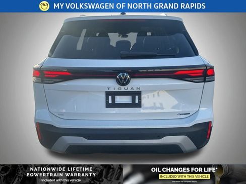 New 2026 Volkswagen Tiguan SE image 4