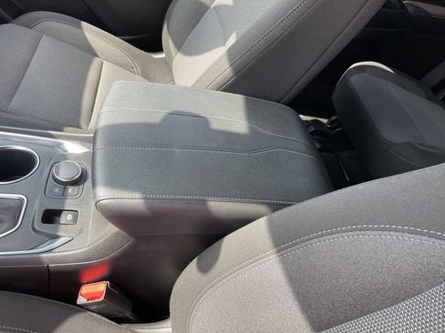 Used 2022 Chevrolet Traverse LT image 21