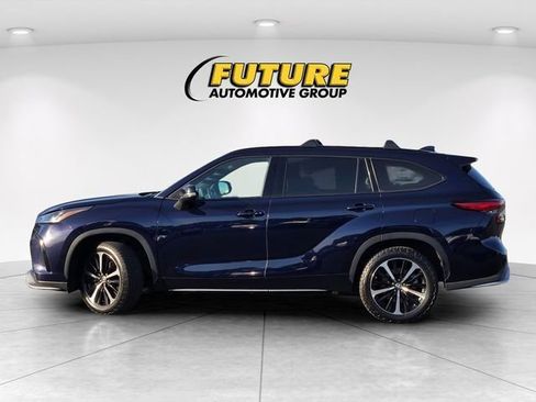 Used 2022 Toyota Highlander XSE AWD/4WD image 9