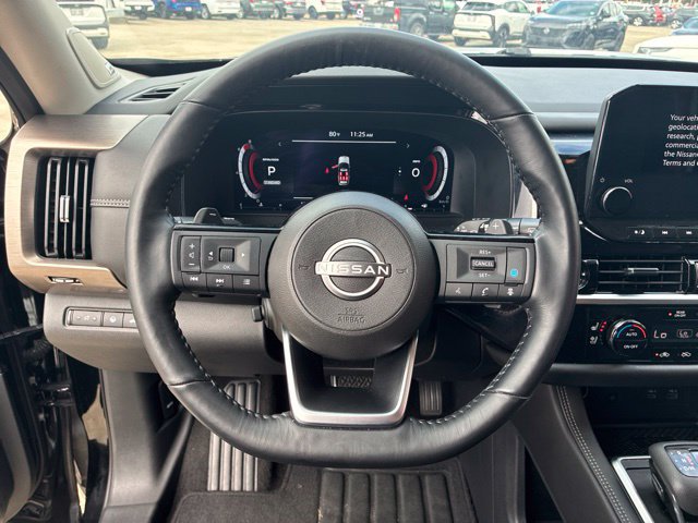 Used 2024 Nissan Pathfinder Platinum FWD image 23