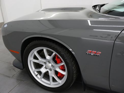 Used 2018 Dodge Challenger SRT w/ Technology Group image 32