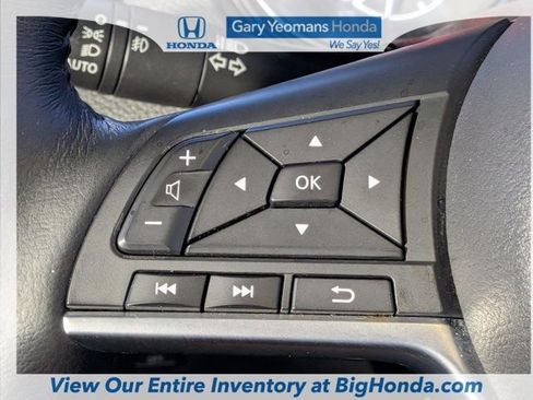 Used 2017 Nissan Rogue SL FWD image 23