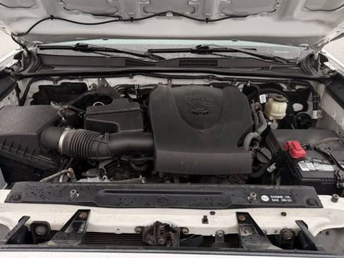 Used 2018 Toyota Tacoma SR5 image 57