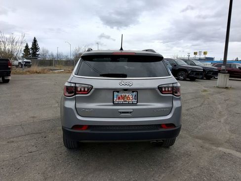 Certified 2022 Jeep Compass Limited AWD/4WD image 7