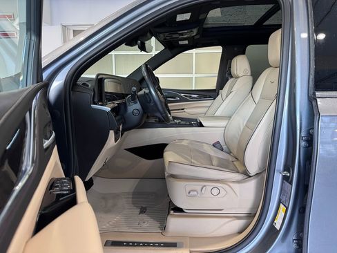 Used 2021 Cadillac Escalade ESV Premium Luxury w/ Driver Assist Tech Package image 10