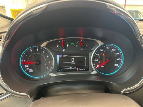 Used 2017 Chevrolet Malibu LT FWD image 9