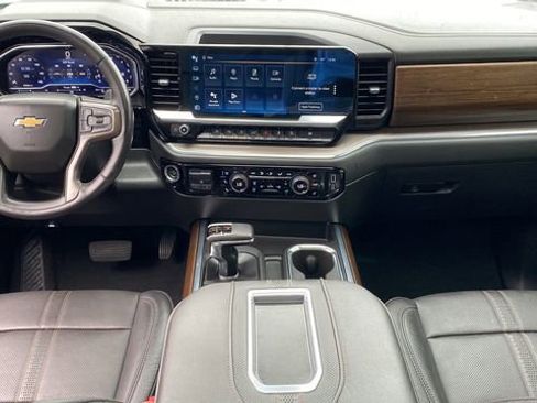 Used 2022 Chevrolet Silverado 1500 High Country w/ Technology Package image 26