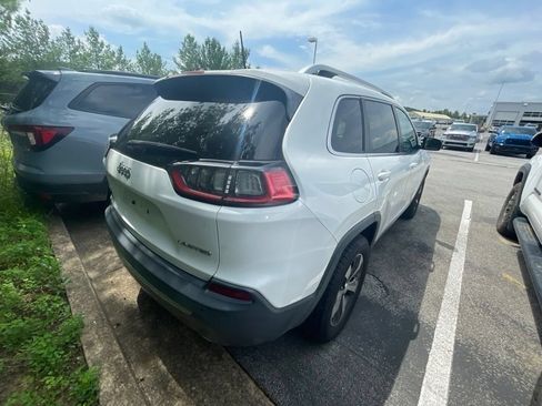 Used 2019 Jeep Cherokee Limited AWD/4WD image 12