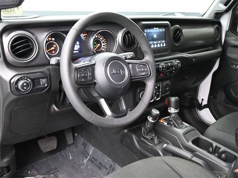 Used 2023 Jeep Gladiator Sport image 7