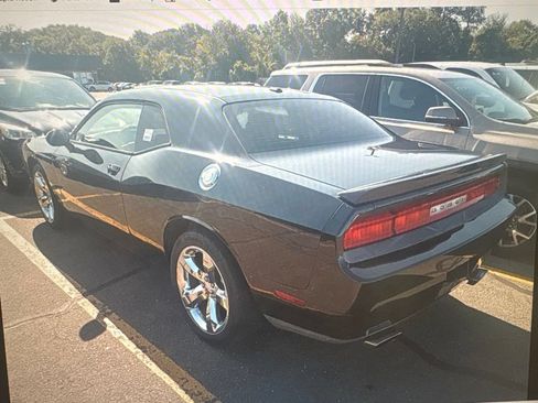 Used 2011 Dodge Challenger R/T w/ Sound Group II RWD image 2