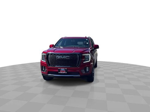 Used 2023 GMC Yukon XL Denali Ultimate AWD/4WD image 3
