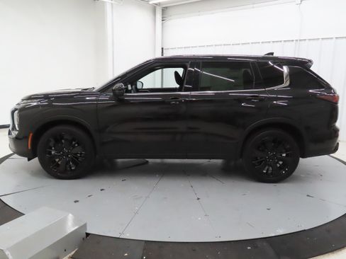New 2026 Mitsubishi Outlander LE FWD image 7