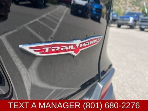 Used 2021 Jeep Cherokee Trailhawk w/ Technology Group AWD/4WD image 11