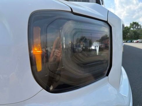 Used 2015 GMC Sierra 1500 SLE AWD/4WD image 10