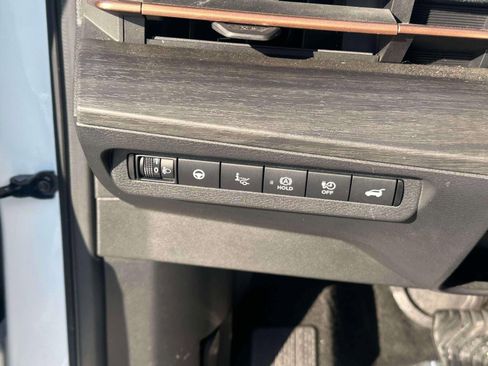 Used 2024 Nissan Ariya AWD image 21