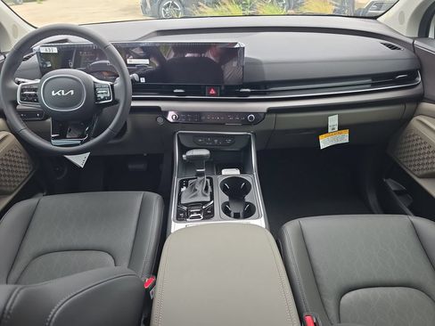 New 2026 Kia Carnival EX FWD image 13