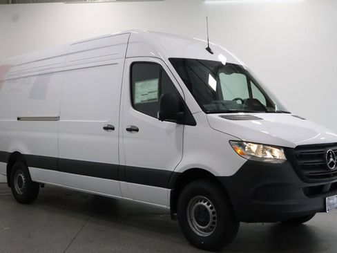 New 2025 Mercedes-Benz Sprinter 2500 image 5