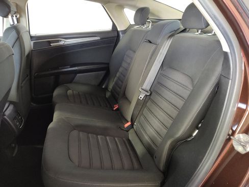 Used 2019 Ford Fusion SE FWD image 18