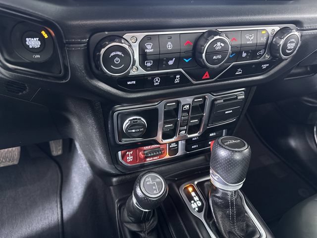 Used 2024 Jeep Gladiator Mojave w/ Convenience Group AWD/4WD image 16