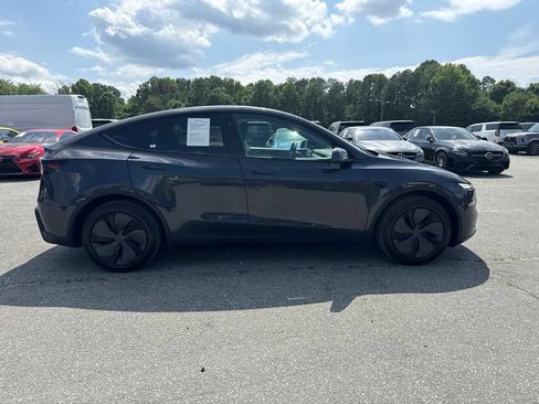 Used 2026 Tesla Model Y 2WD image 6
