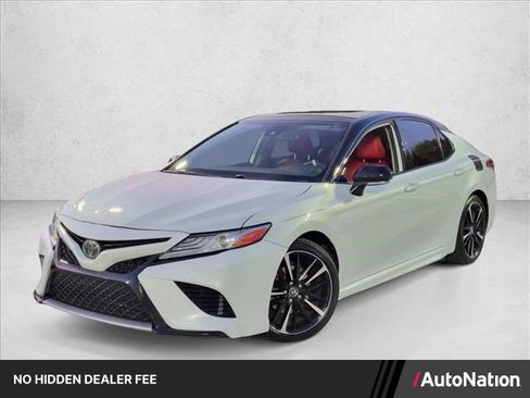 Used 2019 Toyota Camry XSE FWD image 1