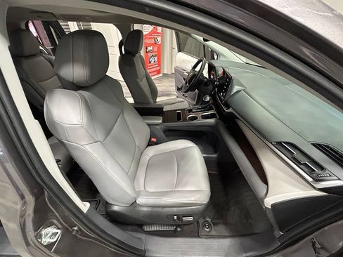 Used 2022 Toyota Sienna XLE FWD image 39
