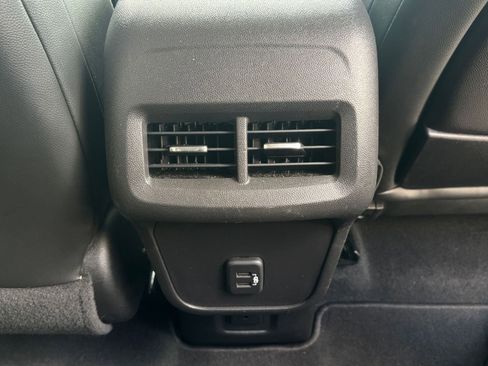 Used 2024 GMC Terrain SLT AWD/4WD image 25