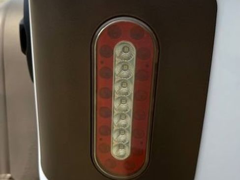 Used 2022 Jeep Wrangler Unlimited Rubicon w/ Safety Group image 14