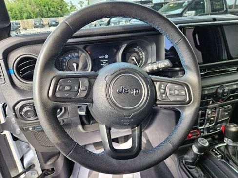 Used 2024 Jeep Wrangler Rubicon image 28