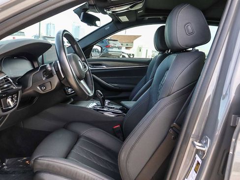 Used 2022 BMW 530e w/ M Sport Package image 24