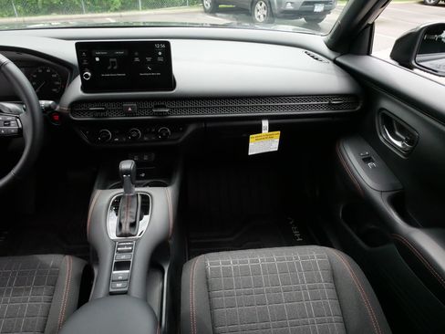 Used 2026 Honda HR-V Sport image 11