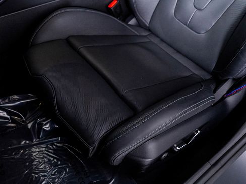 Used 2025 BMW M5 w/ Executive Package image 30