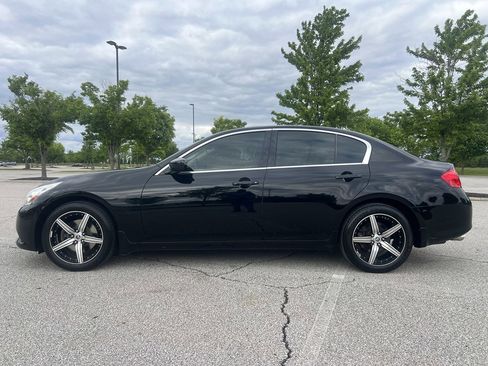Used 2011 INFINITI G37 x Sedan w/ Premium Pkg AWD/4WD image 2